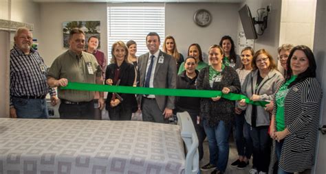 Stephens Memorial Hospital unveils newly decorated patient rooms ...