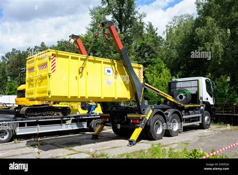 dry cask storage radioactive  res stock photography  images alamy