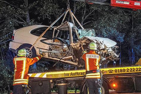 Königsfeld 20 Jähriger stirbt bei Unfall nahe Burgberg St Georgen