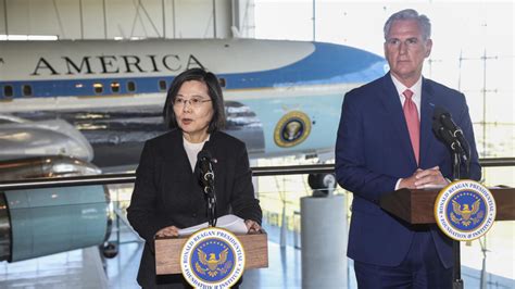 Kevin Mccarthy Meets Taiwan President Defies China Threats Pledge Times