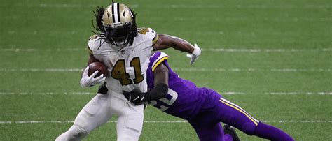 Fantasy Football Players Lost Their Minds Over Alvin Kamara's 6 TD Day