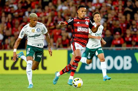 L Zaro Ganha Aumento Salarial No Flamengo Flaresenha