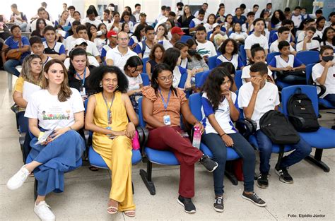 Frente Parlamentar em Defesa da Criança debate o bullying e suas