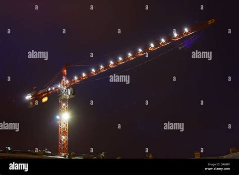 Tower crane night paris france hi-res stock photography and images - Alamy