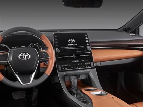 2022 Toyota Avalon Hybrid: 61 Interior Photos | U.S. News