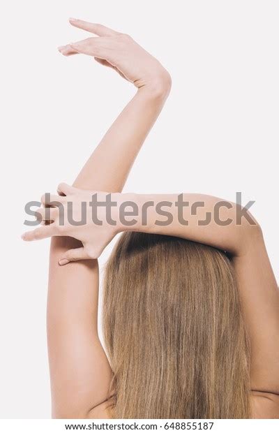 Back View Nude Woman Holding Arms Foto Stock 648855187 Shutterstock