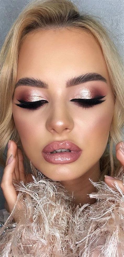 Stunning Makeup Looks 2021 Rose Gold Eyeshadow Makeup Look Rose