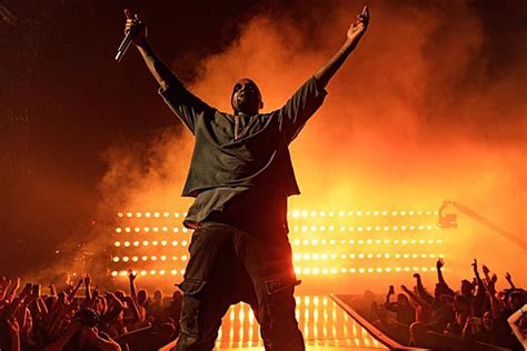 Concert in Review: Kanye – A Magazine