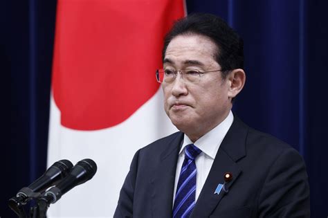 Japan PM Kishida unhurt after smoke bomb thrown at him during event: Report | World News ...