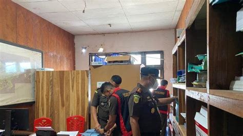 Dugaan Korupsi Pengerjaan Jalan Di Lebatukan Jaksa Geledah Kantor