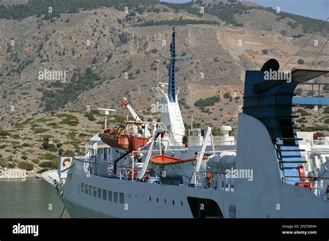 the largest cruise ship passenger Stock Photo - Alamy