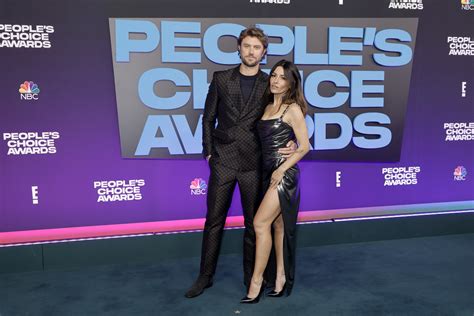 7 Couples At The People S Choice Awards—including Sex Life S Sarah Shahi And Adam Demos Newsweek