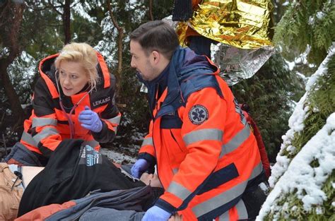 Brutalny atak na ratowników w Na sygnale Pacjent symulował zawał serca