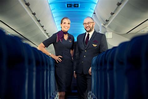 ¿Qué hay en un nombre: tripulación de cabina o asistente de vuelo?