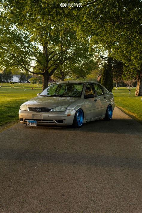 2007 Ford Focus With 17x8 30 Klutch Ml7 And 195 45R17 Achilles Atr K