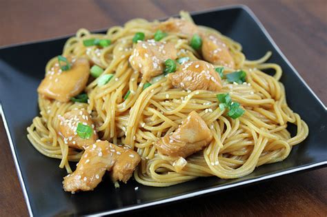 Chinese Chicken with Noodles Recipe | BlogChef.net