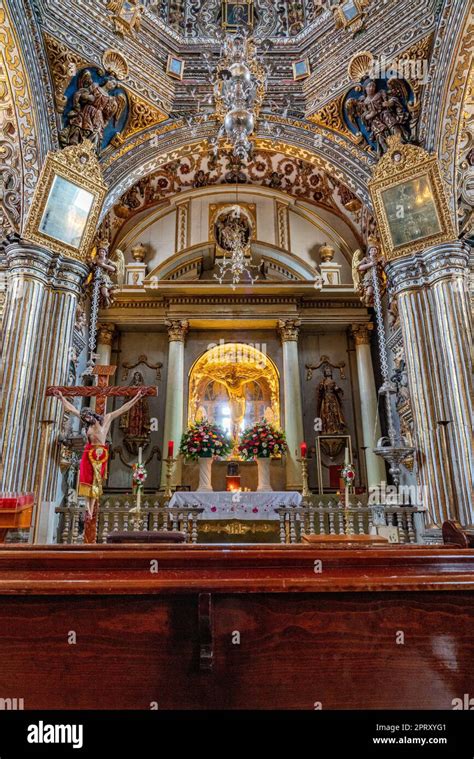 El Retablo En La Adornada Capilla Barroca Del Se Or De Tlacolula