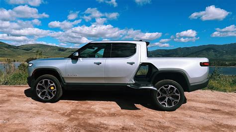 Rivian R1T Review: A Clever Electric Truck and Versatile Vehicle