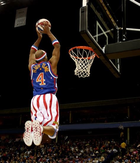 Harlem Globetrotters: Their Best Tricks, Dunks, and Special Moves