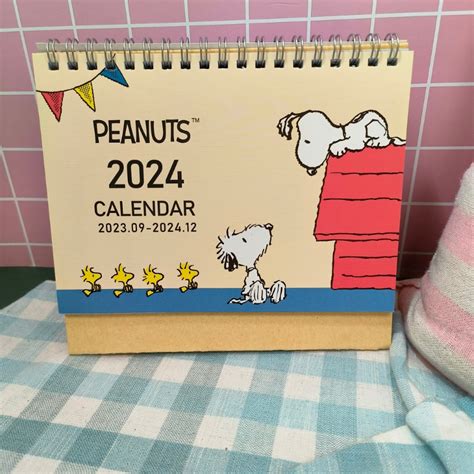 💗正版現貨💗史努比 2024年 三角桌曆 卡通桌曆 桌曆 月曆 跨年桌曆 Snoopy 查理布朗 糊塗塔克 113年 蝦皮購物