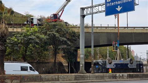 Ônibus cai de viaduto em gravação de filme para Netflix em BH