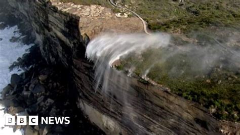 Stunning 'reverse waterfall' filmed near Sydney - BBC News