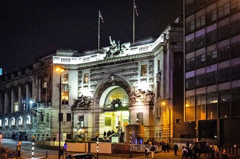 Waterloo Station in London - Visit One of London’s Busiest Rail ...