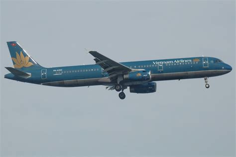 Vietnam Airlines VN A393 Airbus A321 200 Lokeherman Flickr