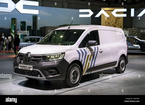 Renault Kangoo E Tech Electric Van Showcased At The Brussels Autosalon