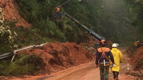 Rodovia Dos Tamoios Continua Interditada Na Serra