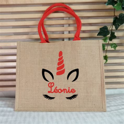 Petit sac en jute avec un animal des pompons et prénom personnalisé