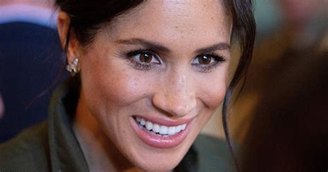 Meghan Markle Sends 53 Christmas Gift To Famous Montecito Neighbour