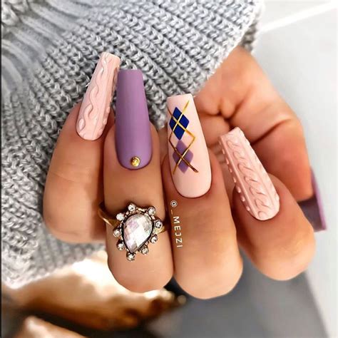 Stunning Sweater Nail Designs Perfect For The Cozy Days The