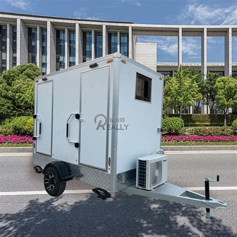 Toilet Cubicle Trailer Room Hot Sale Portable Public Toilet Trailer