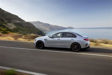 Novo Mercedes AMG C 63 S E Performance é um híbrido de 680 cv