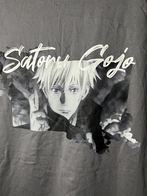 Uniqlo Jujutsu Kaisen Ut Graphic Gray T Shirt Gojo Sa Gem