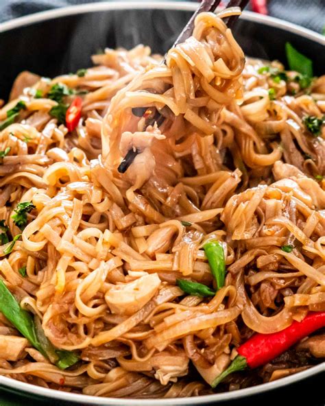 Thai Drunken Noodles Ready In 15 Minutes This Classic Asian Inspired