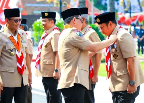 Pj Gubernur Adhy Raih Satya Lencana Kalung Melati Pramuka Posco Media Id