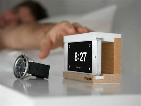 Snooze Alarm Dock for iPhone » Gadget Flow