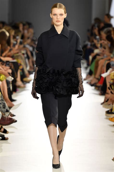 Max Mara S S19 Womenswear 41 Tagwalk The Fashion Search Engine