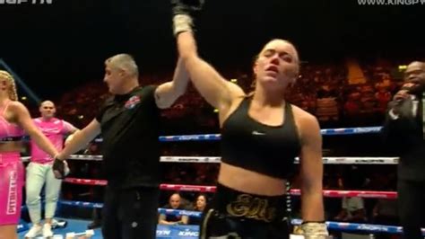 Watch Moment Onlyfans Star Turned Boxer Elle Brooke Appears To Almost