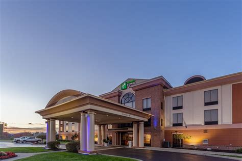 HOLIDAY INN EXPRESS & SUITES BOWLING GREEN, AN IHG HOTEL $93 ($̶1̶1̶0̶) - Prices & Reviews - Ohio