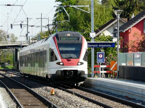 SBB Triebzug RABe 521 018 2 Bei Der Einfahrt In Den Bahnhof Dornach