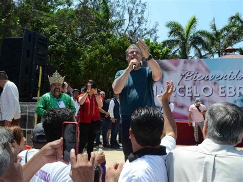 Con Carnavalito Reciben A Marcelo Ebrard En Veracruz