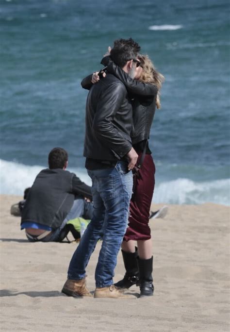 Jeffrey Dean Morgan Et Hilarie Burton Baisers La Plage Pour Le