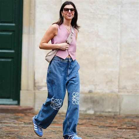 Cómo llevar baggy jeans con botas en Otoño Invierno 2023 Vogue