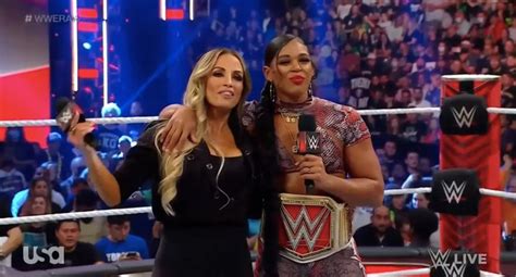 Trish Stratus Vs Bayley Is A Wrestlemania Dream Match For The Ages