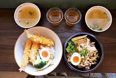 士林美食 貳貳參 丼飯套餐專賣，平價日式丼飯，味噌湯、麥茶無限暢飲，近士林官邸、士林捷運站－妃嚐悠閒愛食趣｜痞客邦