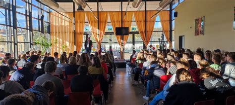 Nebel Im August Lesung Mit Robert Domes Sportgymnasium Jena