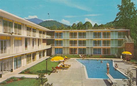 The Cardboard America Motel Archive: Holiday Inn - Gatlinburg, Tennessee